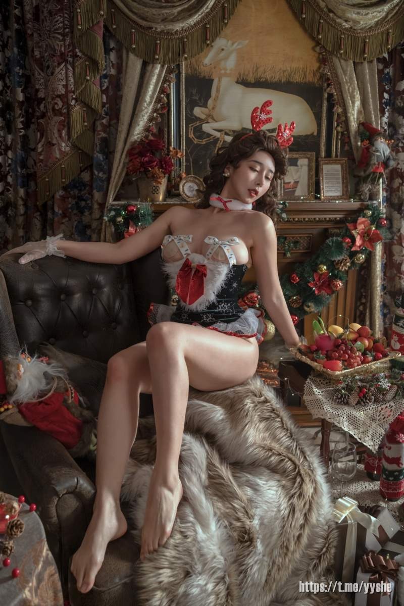 云溪溪 - 奶桃 圣诞女郎[45P+6V](1)