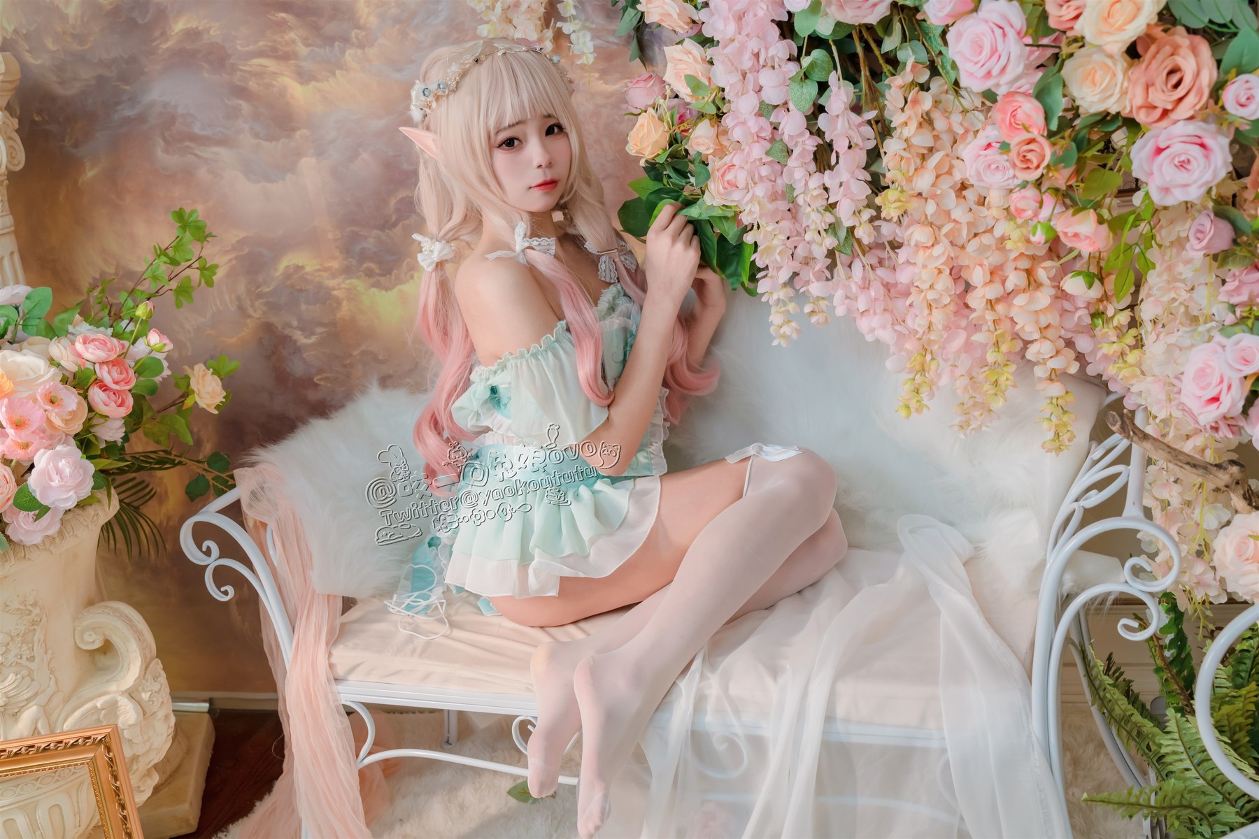 Cosplay 咬一口兔娘 豌豆公主的秘密花房(1)
