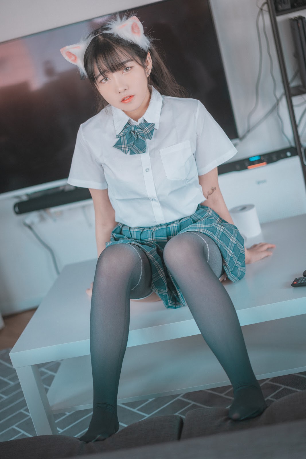 Sonson 손손, [DJAWA] &#8220;Plug Me In&#8221; Set.01(3)