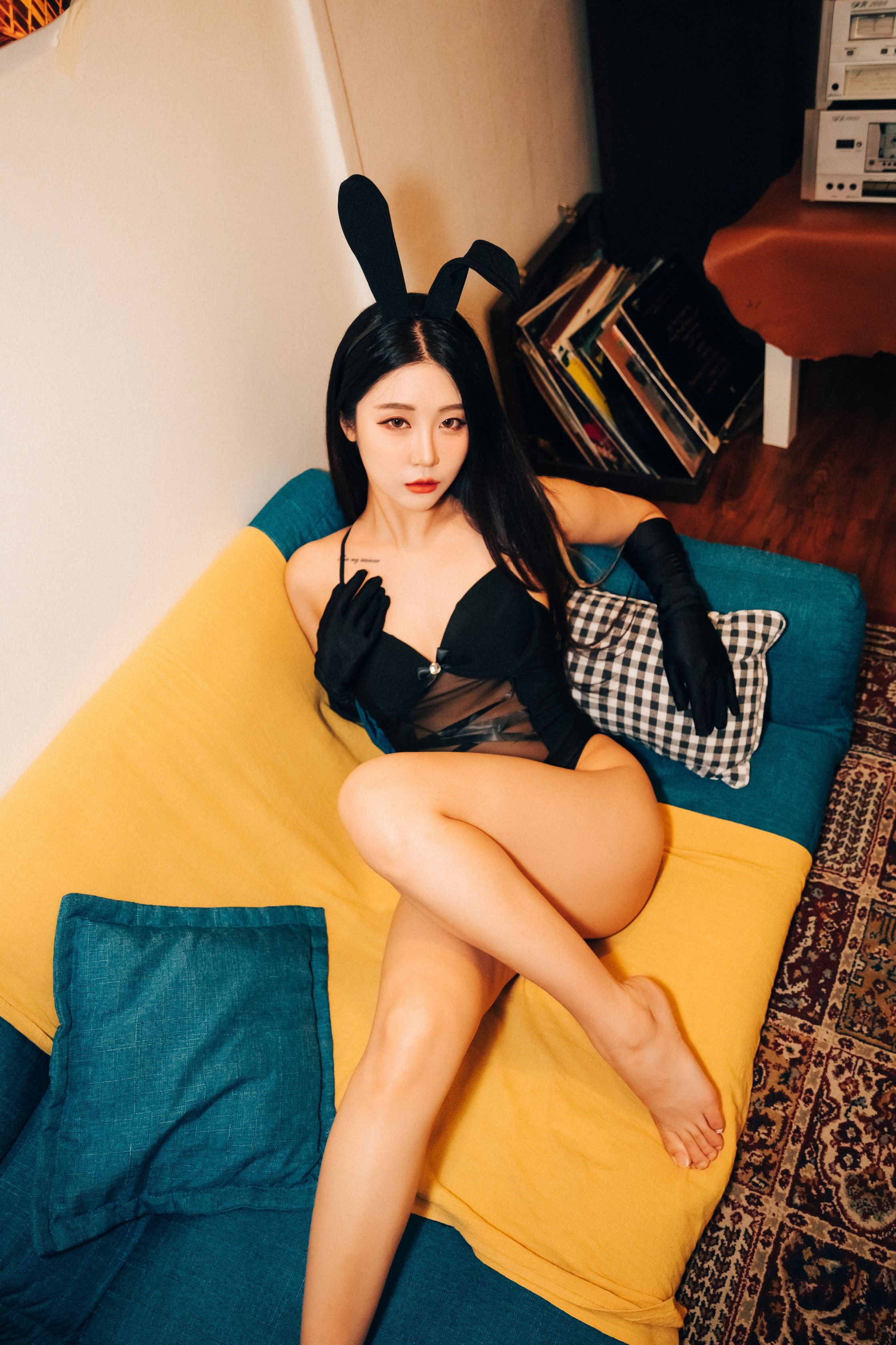 Bomi (보미) - [LOOZY] Roomate [52P-955MB](1)