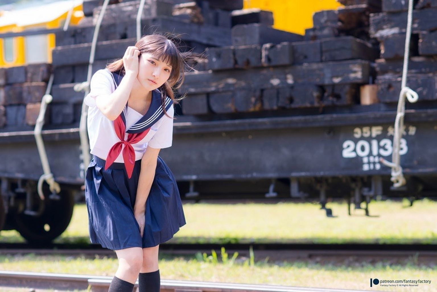 [小丁Patron] High School Girl with Pretty Pussy 皮衣濕身誘惑 (Fantasy Factory)(2)