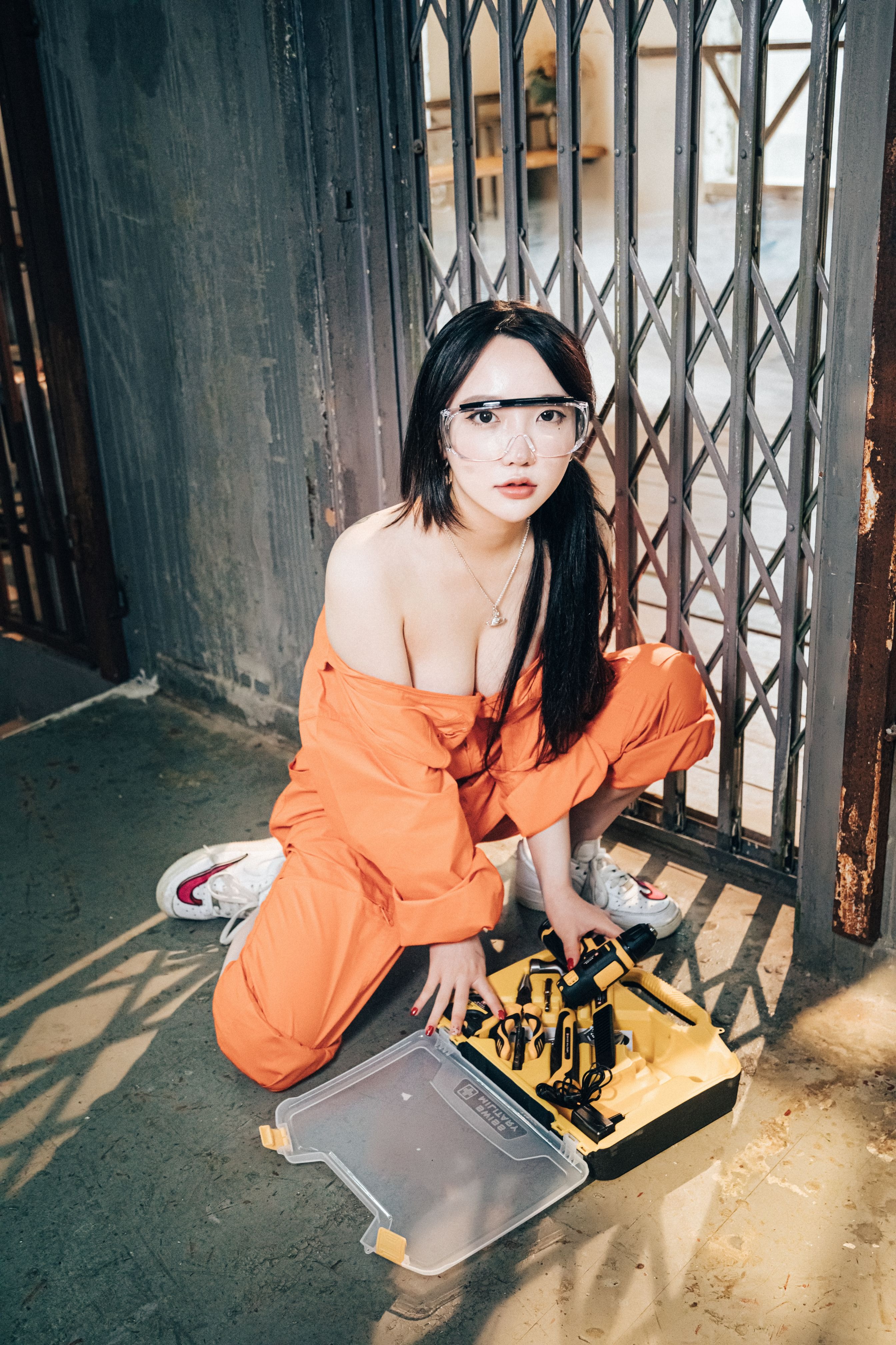 孫樂樂 - [Loozy] Son Ye-Eun (손예은) - Where Are My Tools [86P-1.89GB](8)