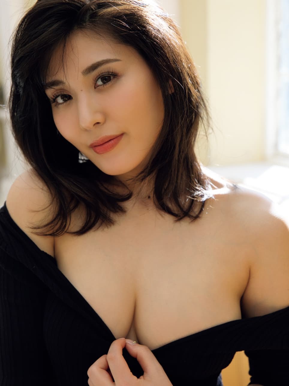 Kaneko Satomi 金子智美, FRIDAY 2021.04.30 (フライデー 2021年4月30日号)(8)