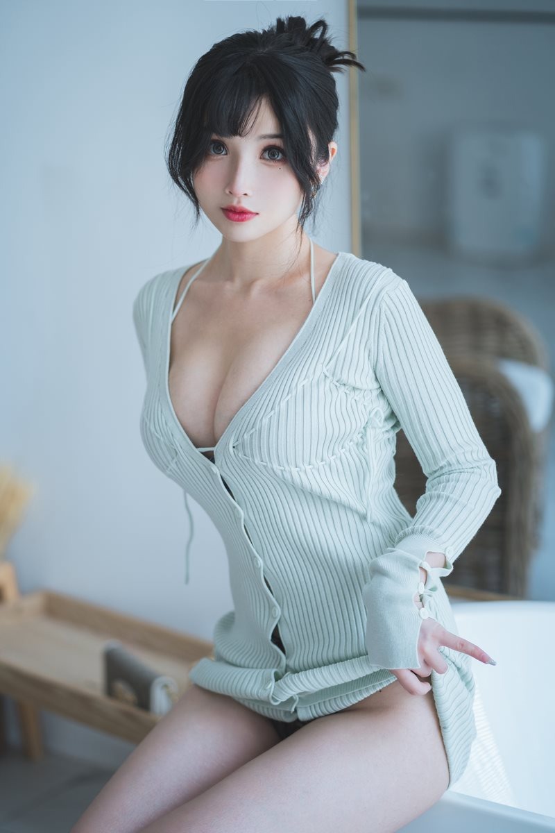 [Cos]凉凉子 - 人妻毛衣 [54P](1)