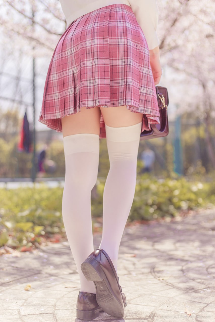 ATFMAKER-桜満開の季節、スケスケ青いセーラー服[78P](1)