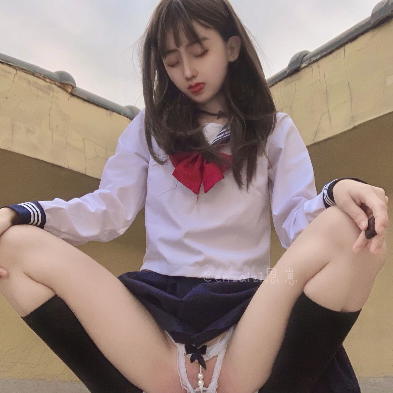 恩崽-天台水手服(2)