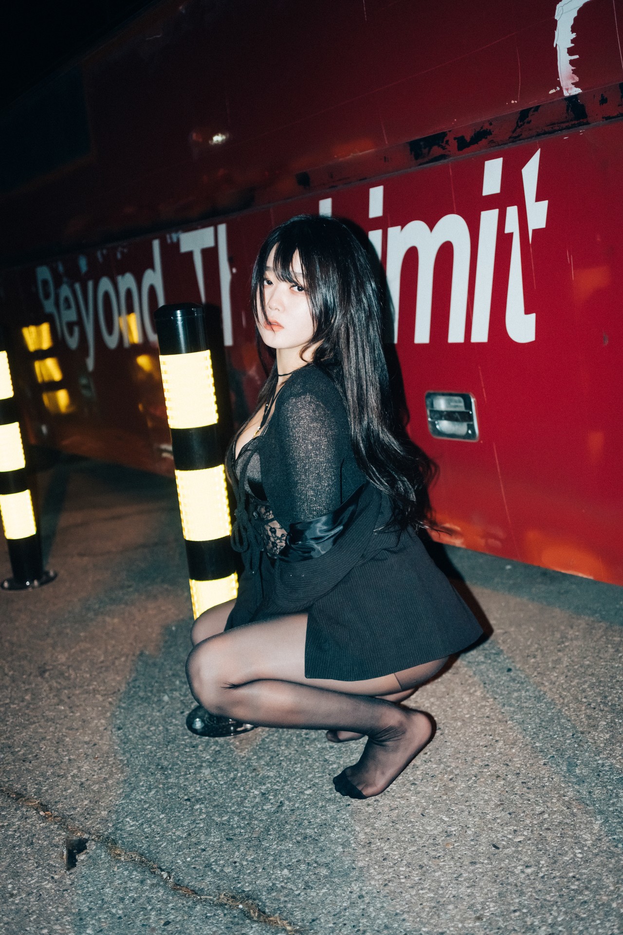 ZIA.Kwon 권지아, [Loozy] XXX At Night Road Set.01(8)
