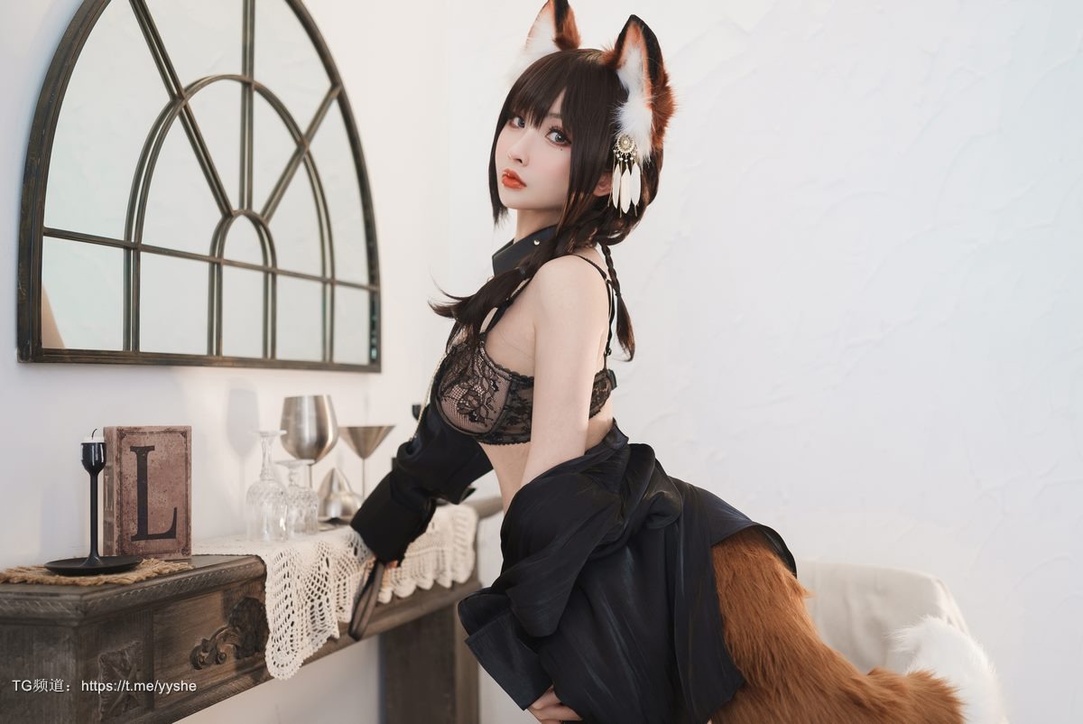 [Cos]凉凉子 - 人形狐 [35P+8V](1)