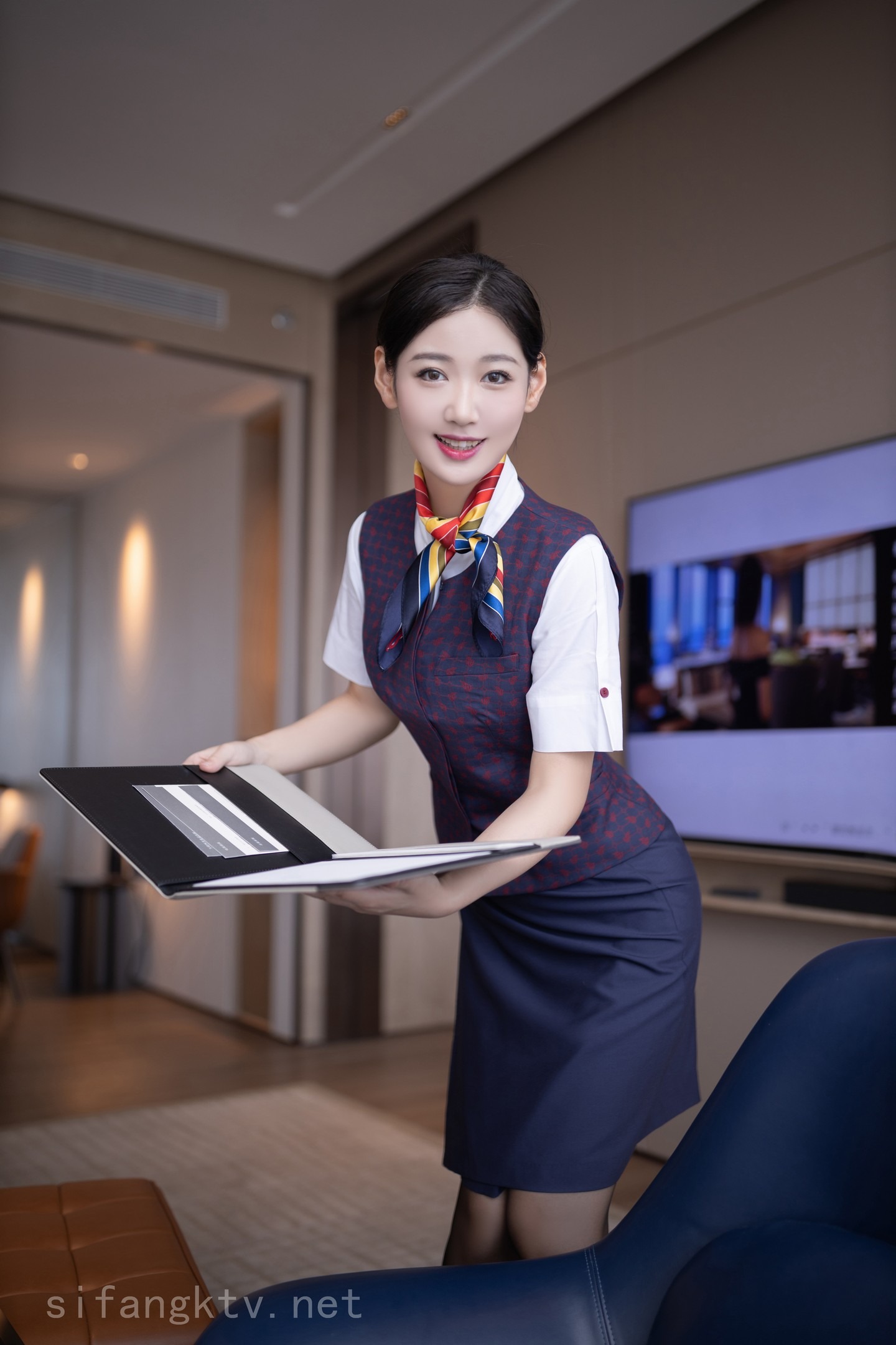 秀人极品嫩模『唐安琪』 最美国航空姐(8)