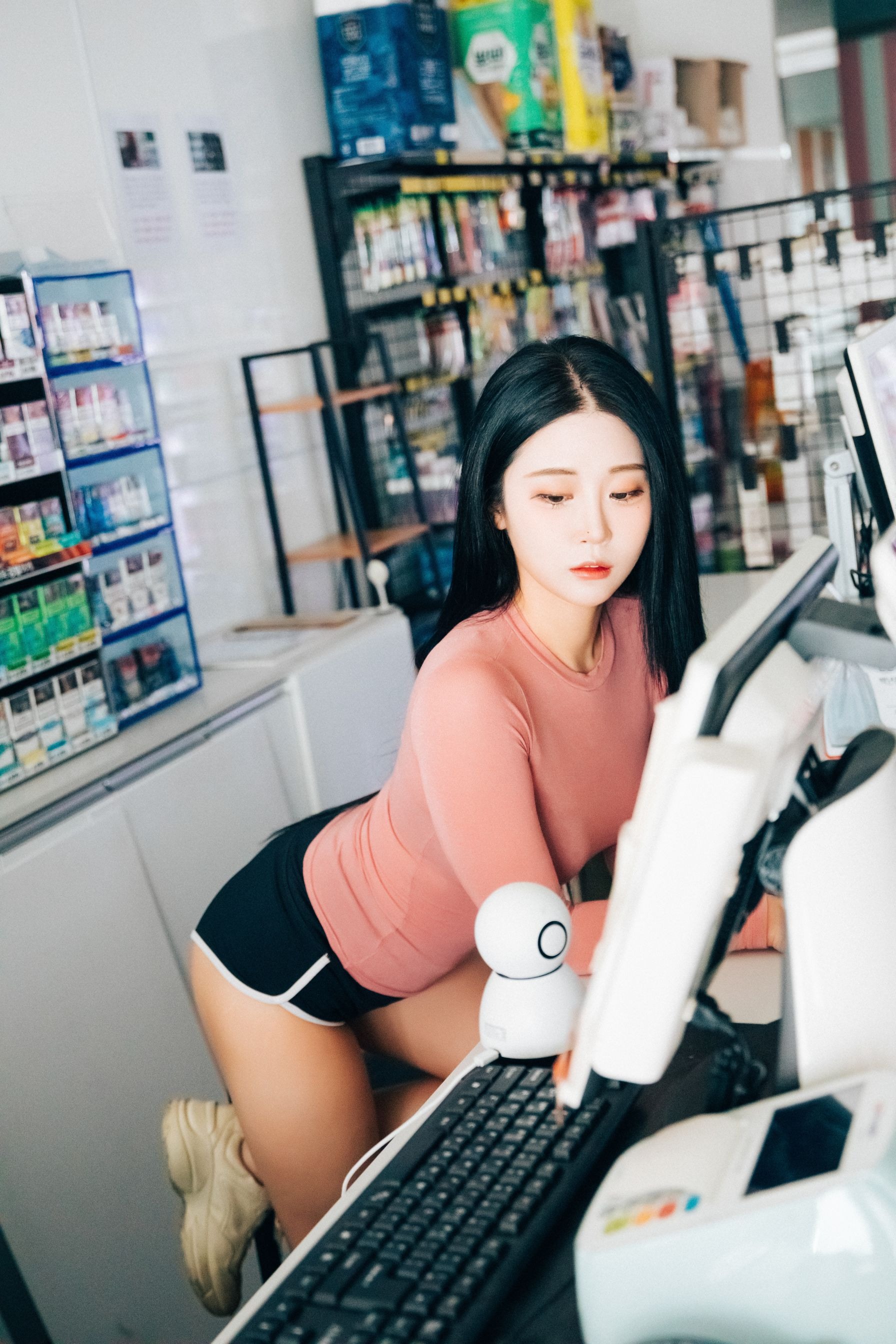 [Loozy] bomi Part Timer [124P-0.99GB](8)