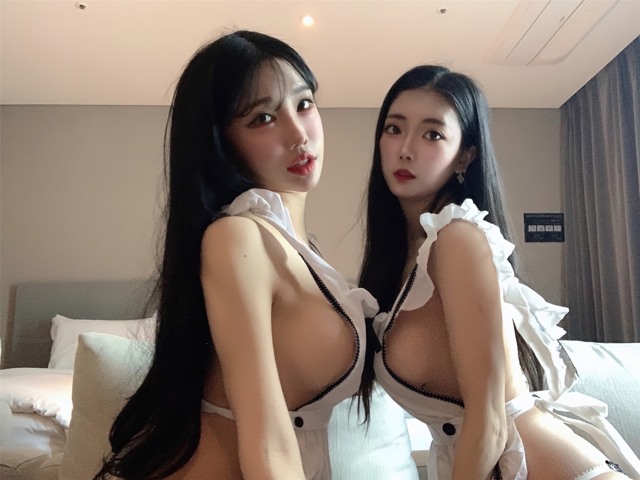 [Moon Night Snap] Mona (모나) x Yunjin - You, Me, We 75P(1)