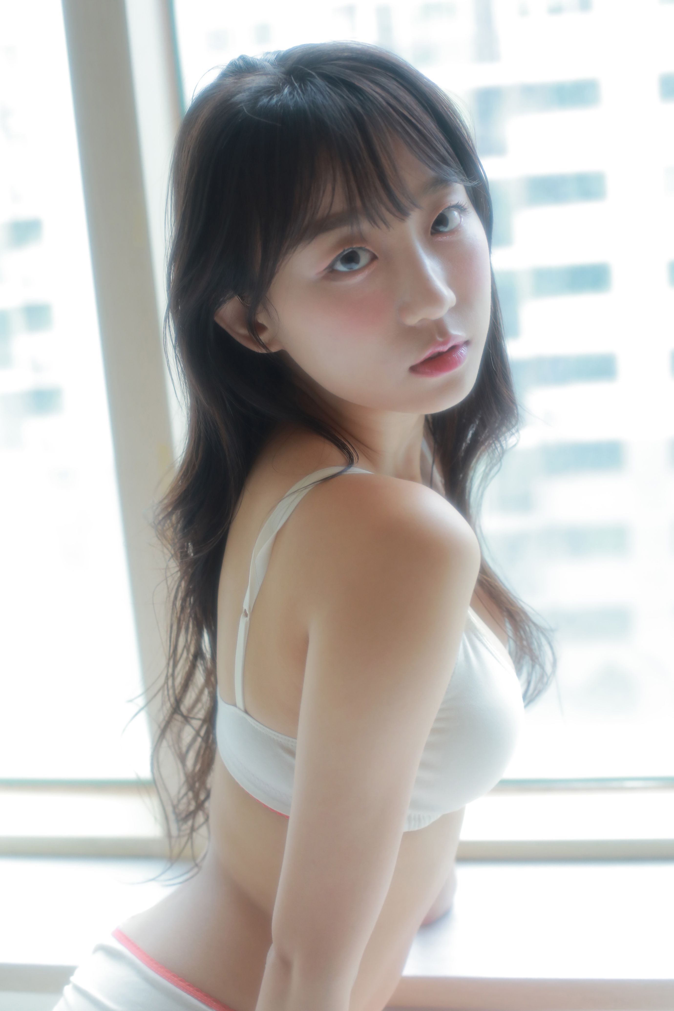 Eunji Pyo - NO.07 Eunji’s Digital Photobook [2022-2 HOME] [201P1V-857MB](9)