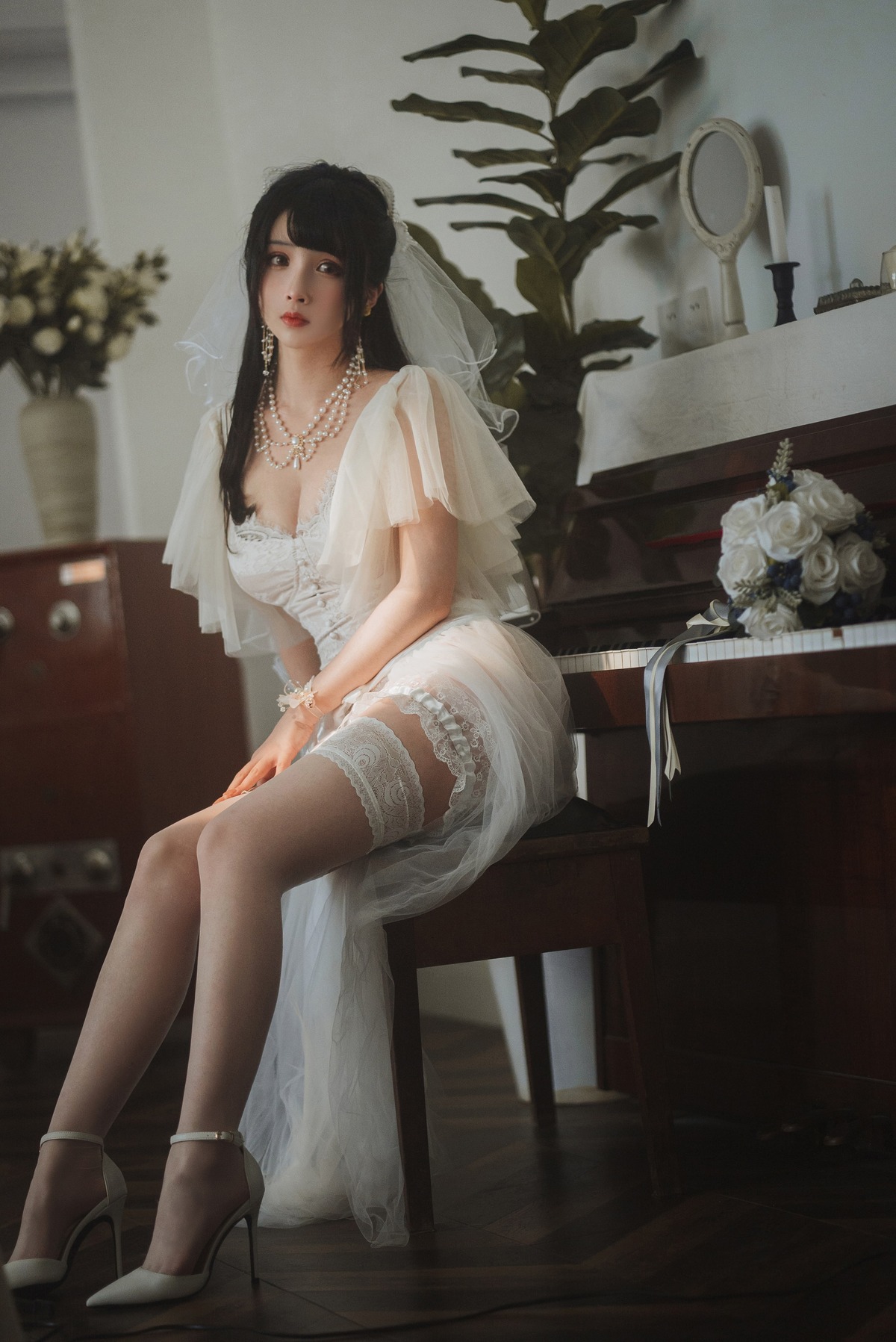 [Rioko凉凉子] 透明婚纱(6)